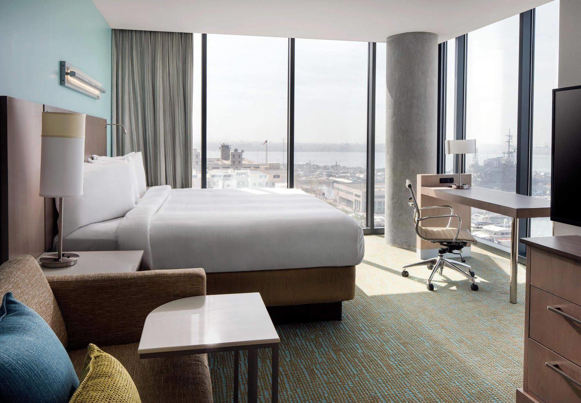 Springhill By Marriott Downtown/bayfront 3*