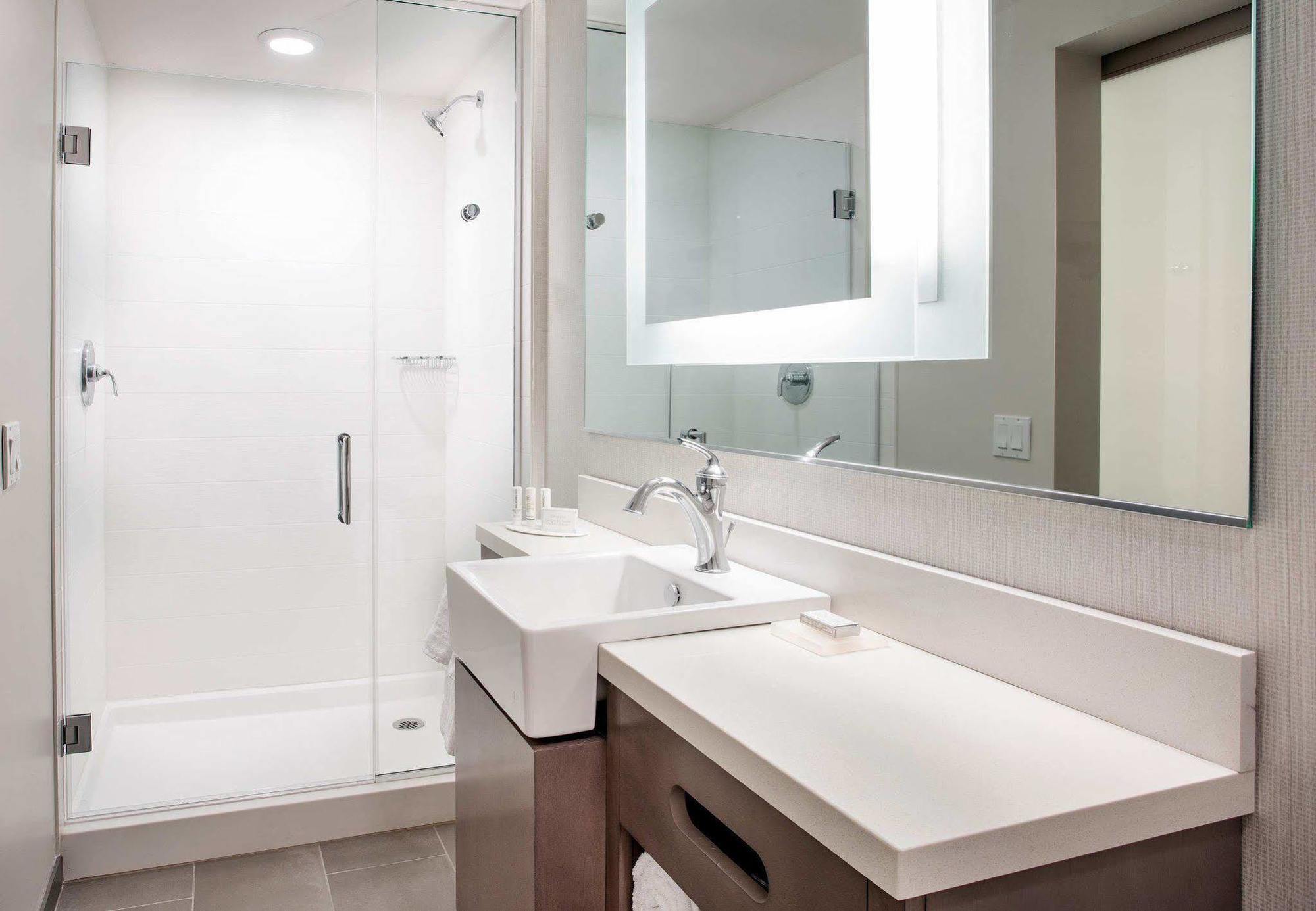 Springhill By Marriott Downtown/bayfront